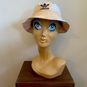 ADIDAS - Tie Dye Bucket Hat